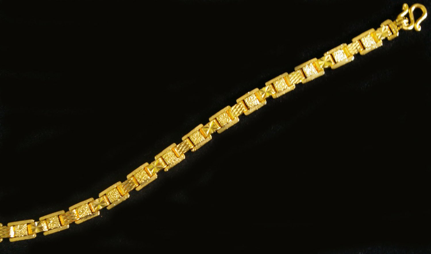 7"nice&cool bangle 24K gold filled bracelet 67