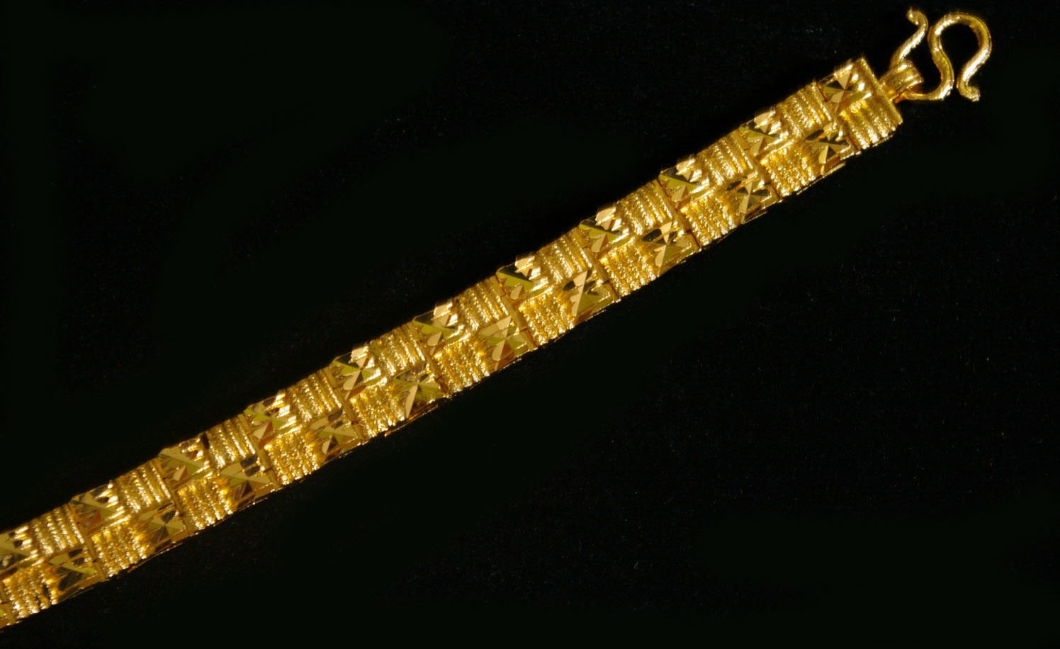 6.7"nice strand 24K gold filled bracelet bangle 91
