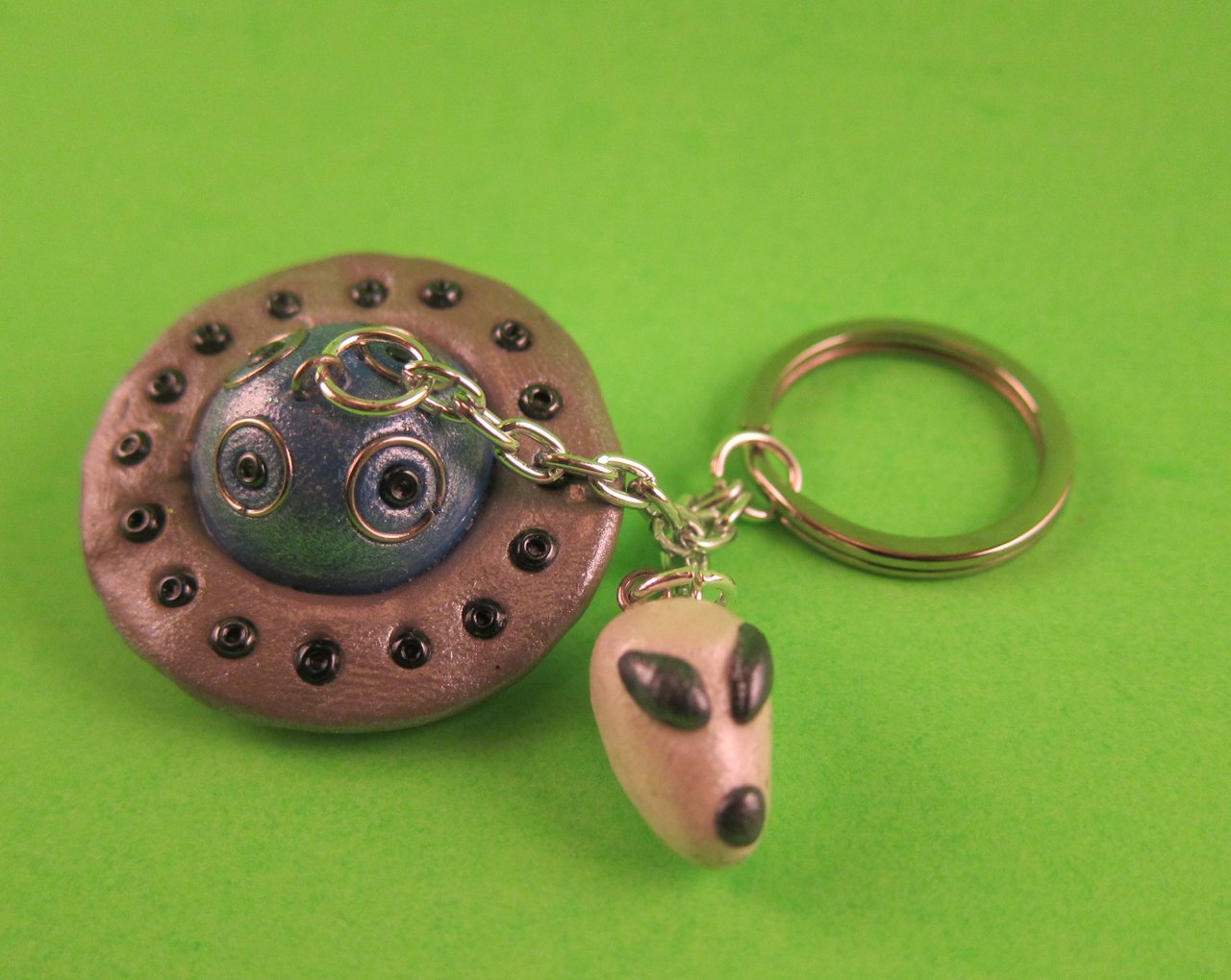 UFO with Alien