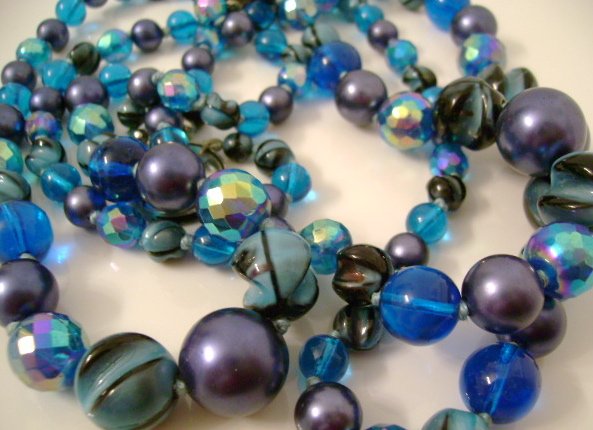 Vintage Necklace Blue 1950s Bead