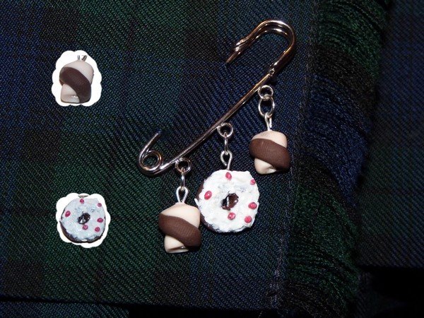 Marshy-Donut Kilt Pin