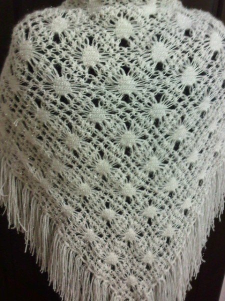 handmade beatiful shawl it is very nice and good for wedding
