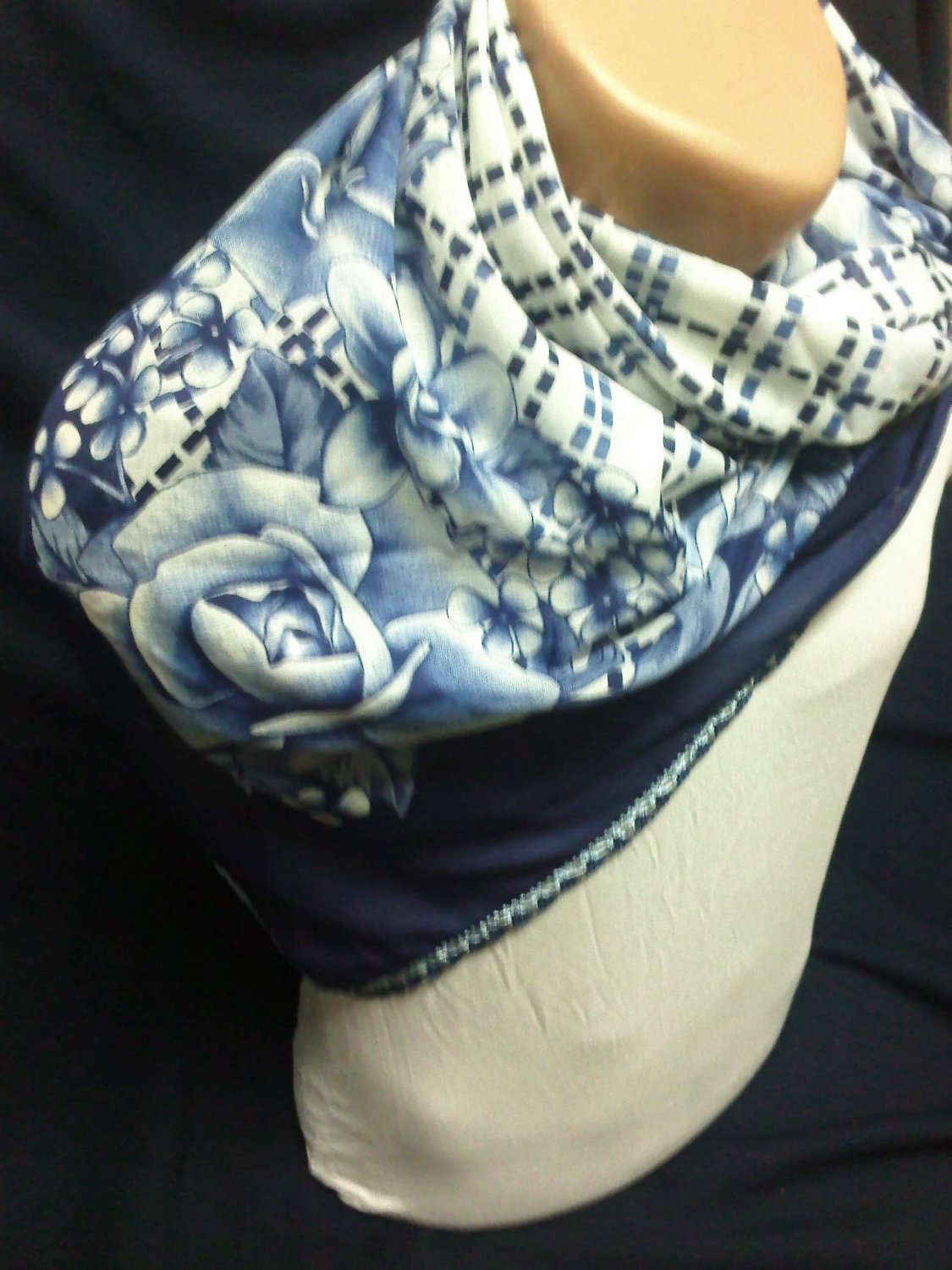 beatiful blue handmade shawl scarf it is good for summer you must see...