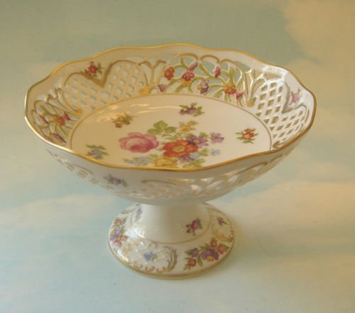 OSCAR DE LA RENTA ROYALE UH113 COMPOTE matches Schumann Empress Dresden Flowers