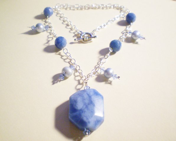Blue quartz and pearl necklace