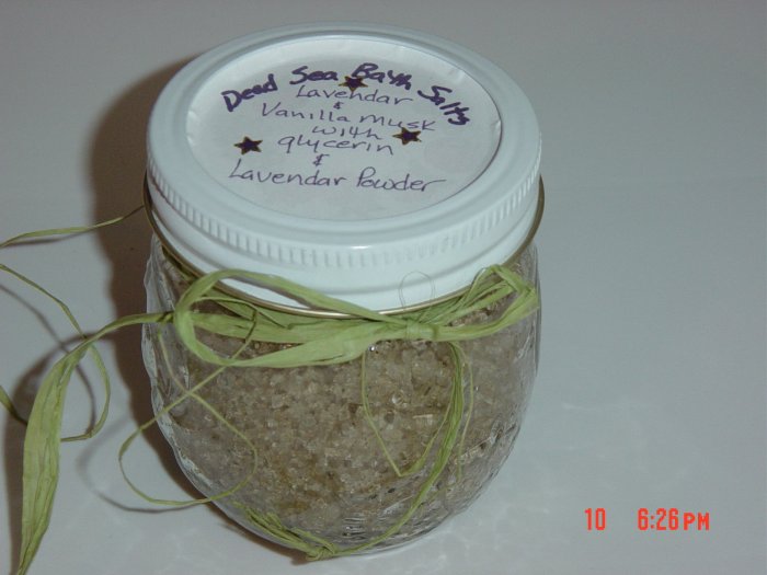 LAVENDAR AND VANILLA SEA SALT BATH SALT - 8OZ. JAR