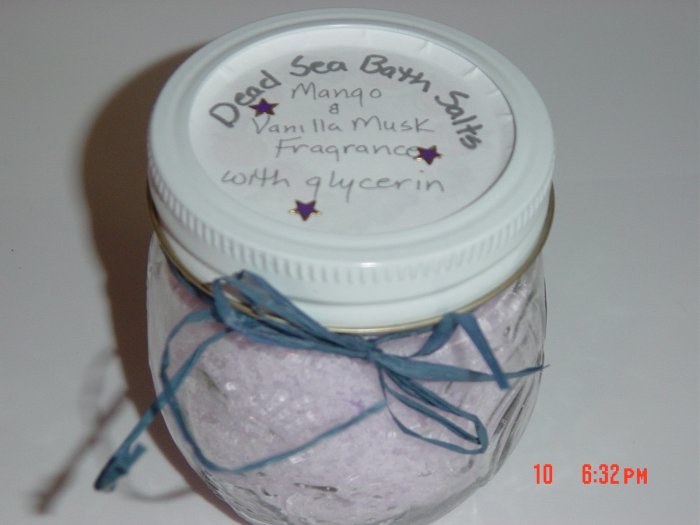 MANGO AND VANILLA SEA SALT BATH SALT - 8OZ. JAR