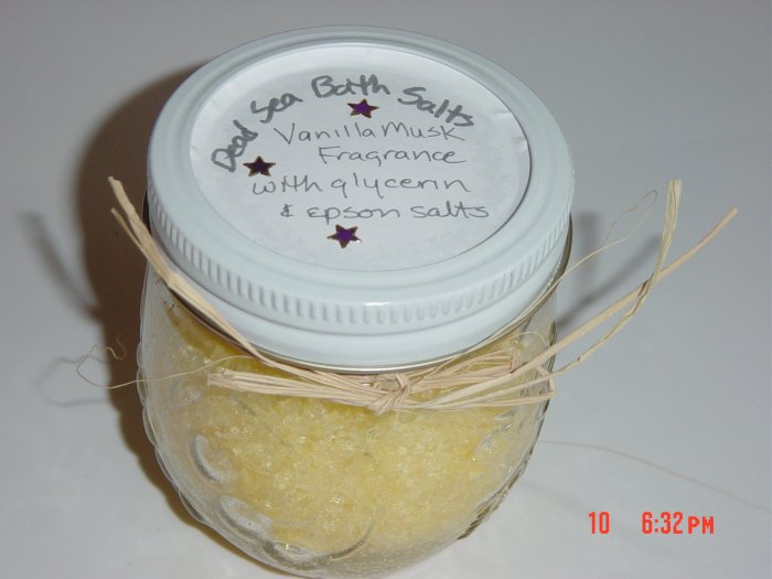 VANILLA MUSK SEA SALT BATH SALT - 8 OZ. JAR