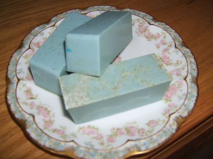 LILAC AND CHAMOMILLE HANDMADE SOAP - 3oz. Bar