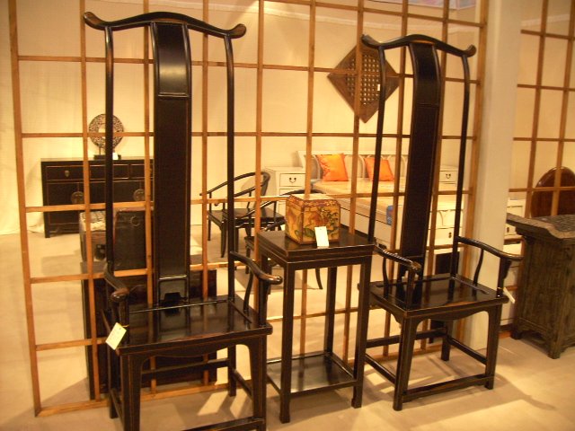 Imperial Living Emperor and Empress Chairs with side table bundle
