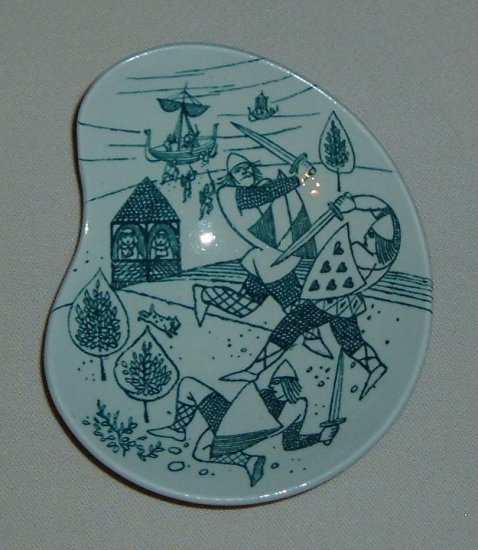 Nymolle Porcelain Denmark Art Faience Side Dish - A Scene With Knights