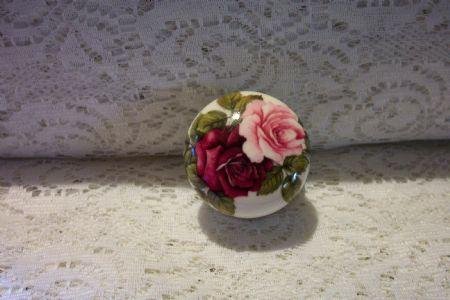 ROMANTIC ROSES CABINET KNOBS NIP SET OF SIX