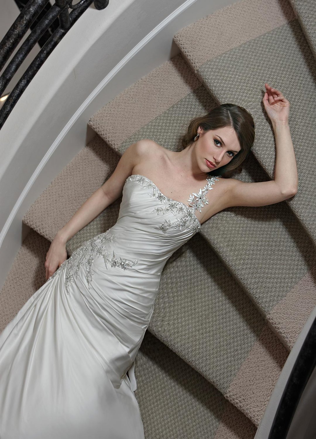 Free shipping the latest rhinstone wedding dresses EC348