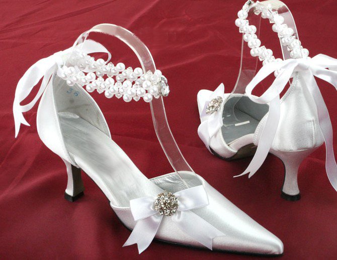 swarovski crystals and lace wedding shoes S019