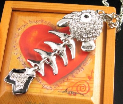 SN137 Elegant Crystal Silver Funky Fish Bone Pendant Necklace Best Gift Idea