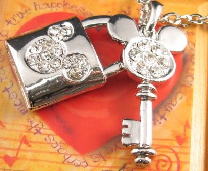SN146 Elegant Crystal Key Lock Silver Pendant Necklace Best Gift Idea