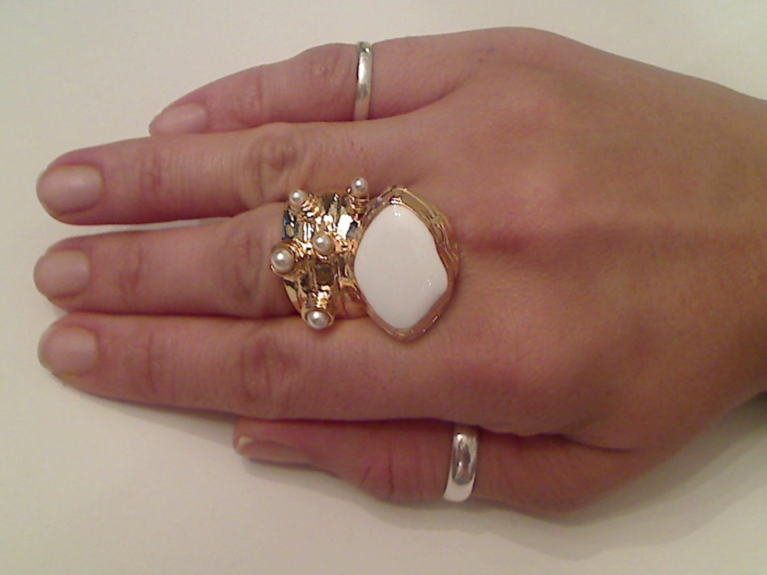 WHITE ARTY CHUNKY SPIKEY KNUCKLE RING IN GOLD