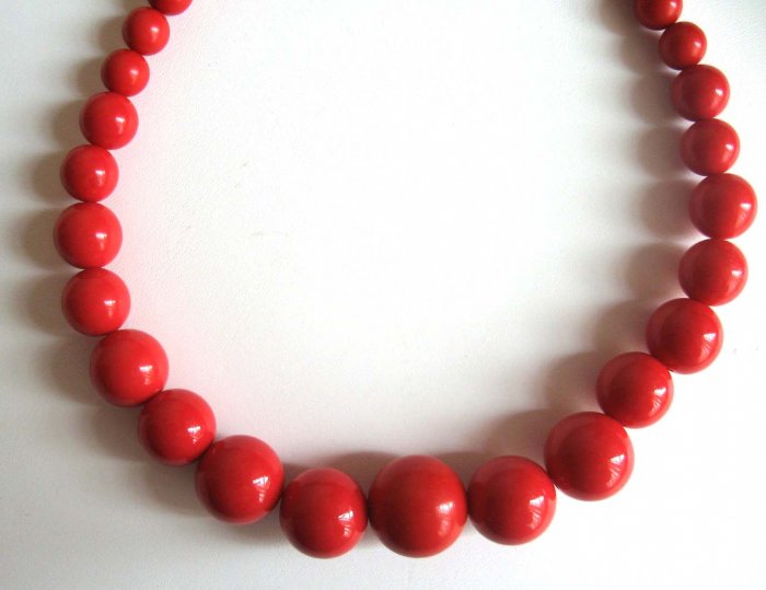 Red Graduated Necklace - make a statement - wholesale price - free sh/h