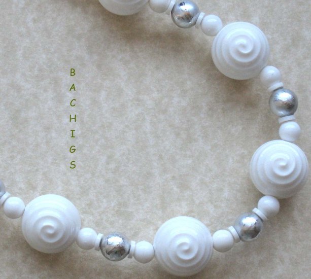 inv - White one of a kind necklace - lobster claw clasp