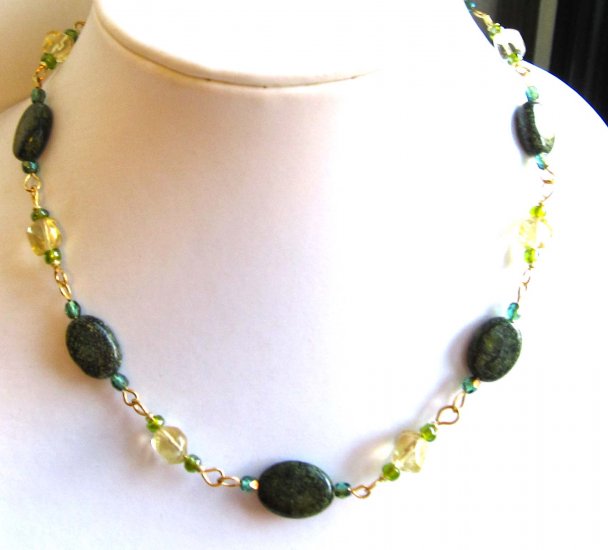 Green Russian jade and citrine nuggets linked necklace