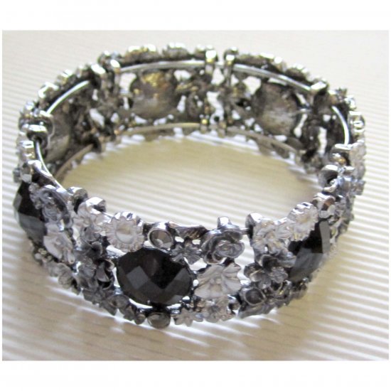 Flower bracelet in black silver and gray hinged - new