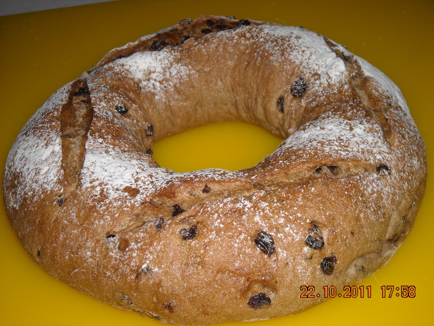 RAISIN RYE BREAD