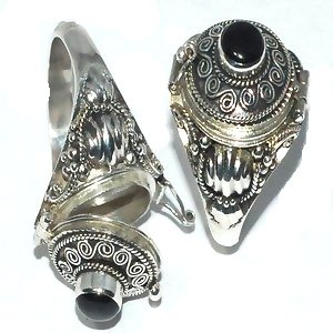 925 Sterling Silver Bali Hand-Made Round Black Onyx Poison Ring