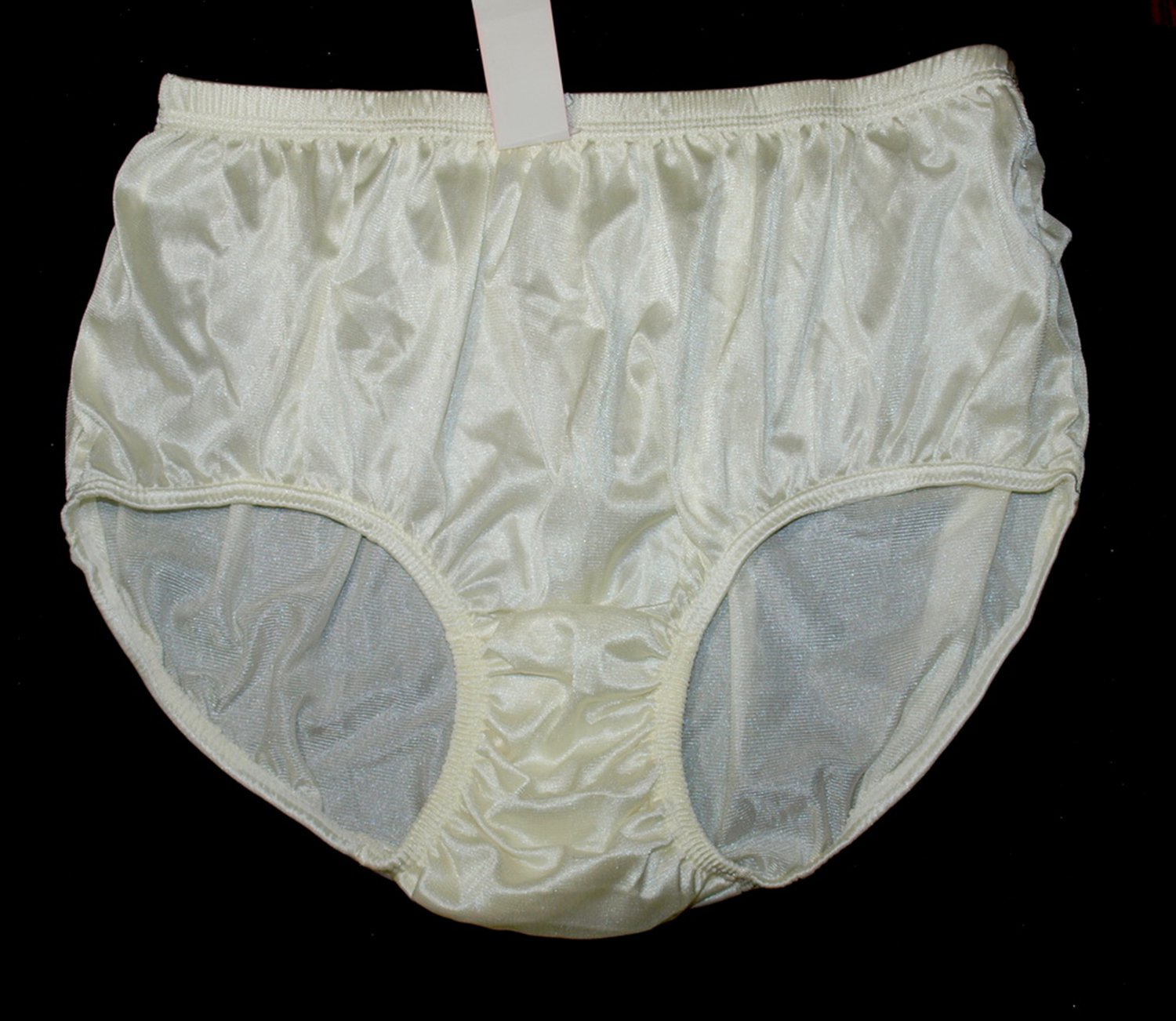 Nwt Vintage Style Briefs Nylon Panties Womens Hip 38 40 Yellow Soft