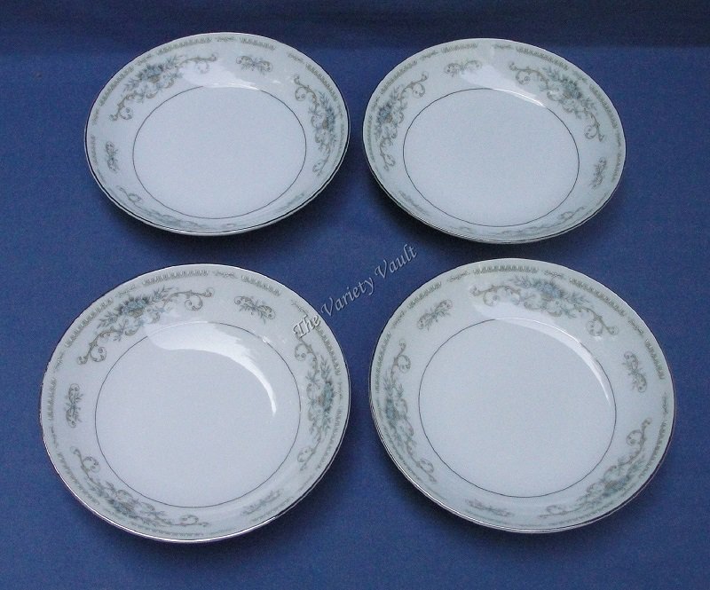 Diane Berry Bowls Set of 4 Wade Fine Porcelain China of Japan