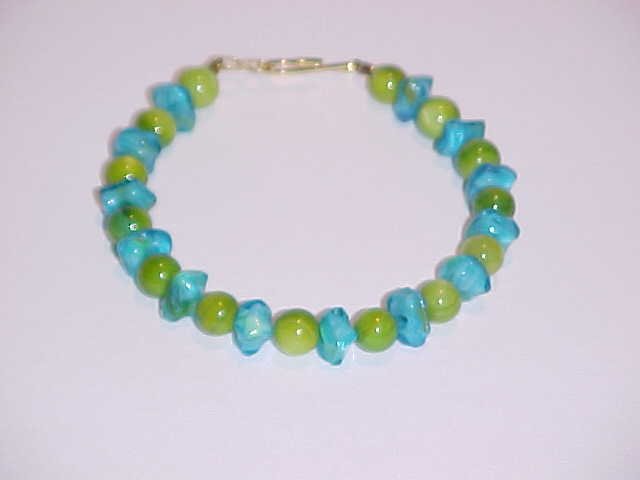 Turquoise and Green Beaded Bracelet 7.5 inches