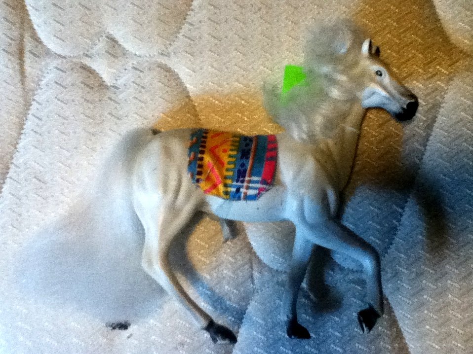 Kid Kore Horse White