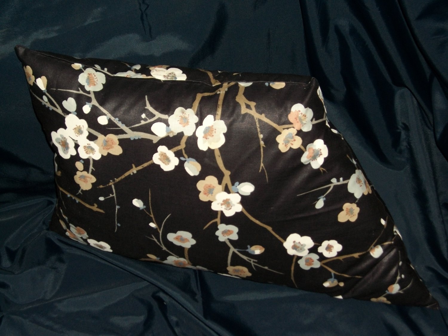 HANDCRAFTED ACCENT PILLOW