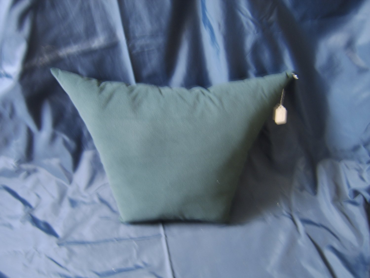 HANDCRAFTED ACCENT PILLOW