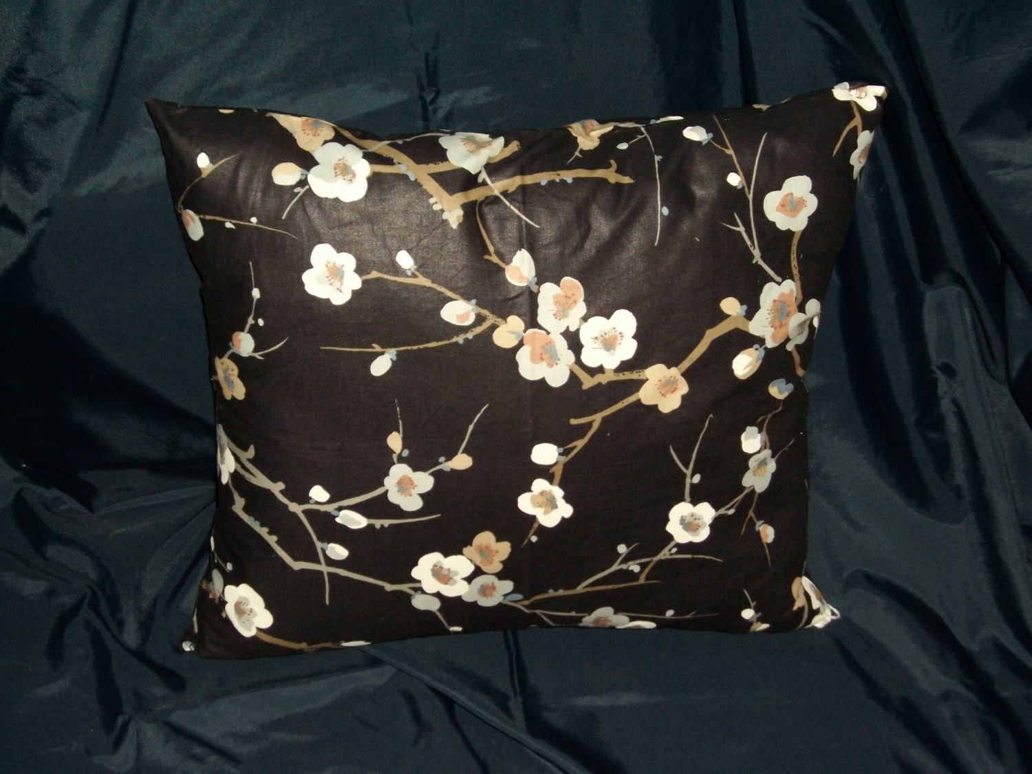 HANDCRAFTED ACCENT PILLOW