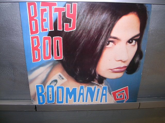 BETTY BOO boomania LP 1990 POP SEMI-NOVO MUITO RARO VINIL