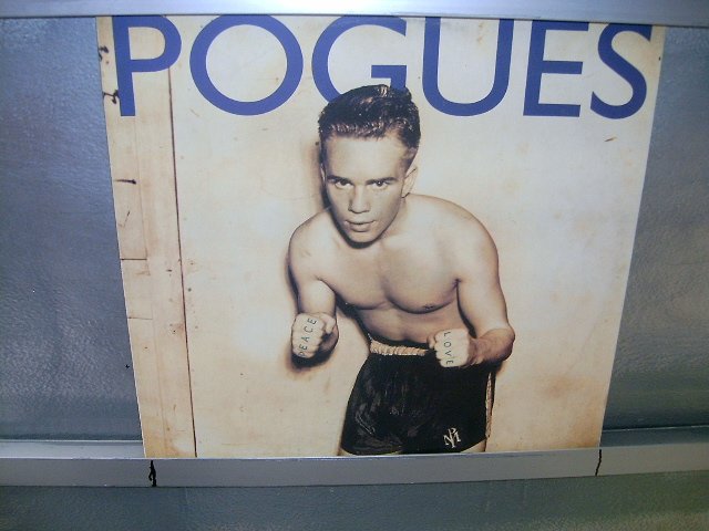 POGUES peace & love LP 1989 NEW WAVE SEMI-NOVO MUITO RARO VINIL