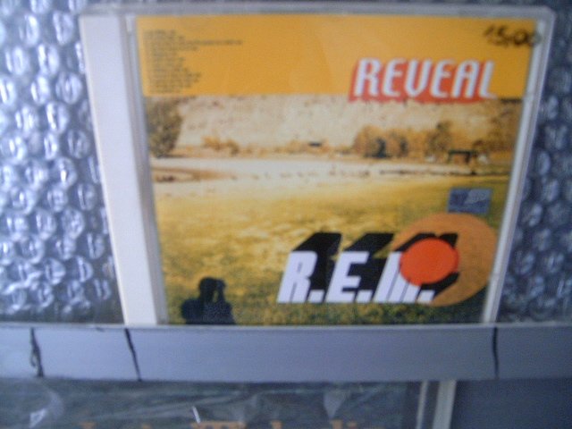 R.E.M. reveal CD 2001 POP ROCK