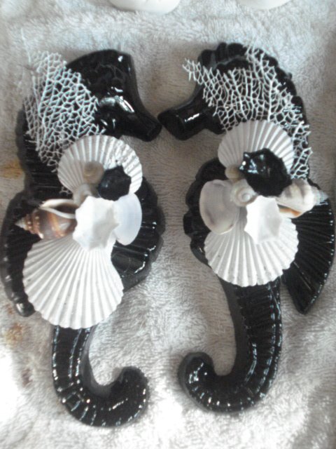 Large Seahorse Wall Plaque Set Gloss Black w/white shells