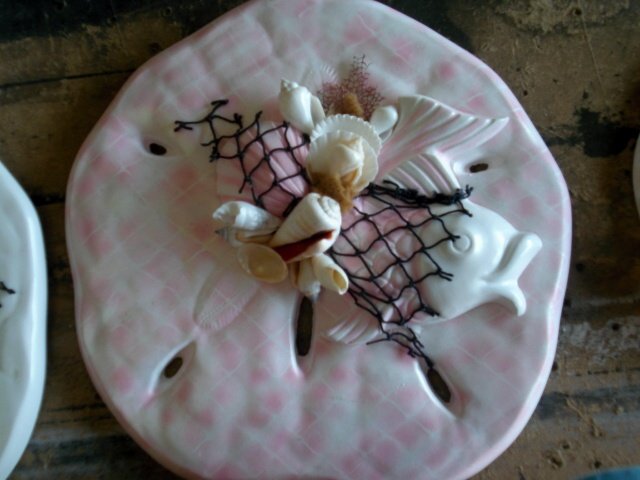 Sand Dollar Wall Plaque Light Pink/White with Large Fish