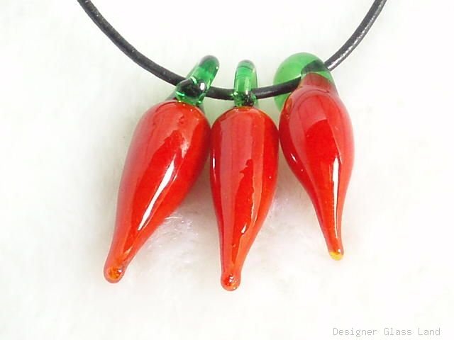 P166 MURANO GLASS BABY CHILLI PEPPER PENDANT NECKLACE