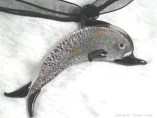 P388 MURANO GLASS BLACK DOLPHIN PENDANT NECKLACE