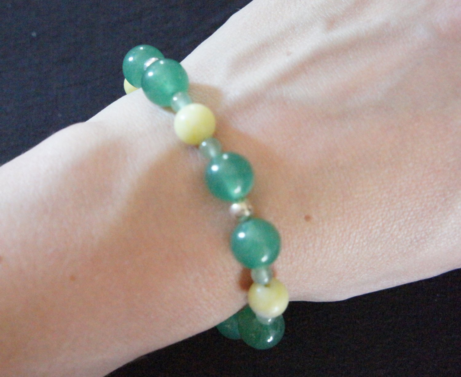 Green and yellow bracelet with magnetic clasp