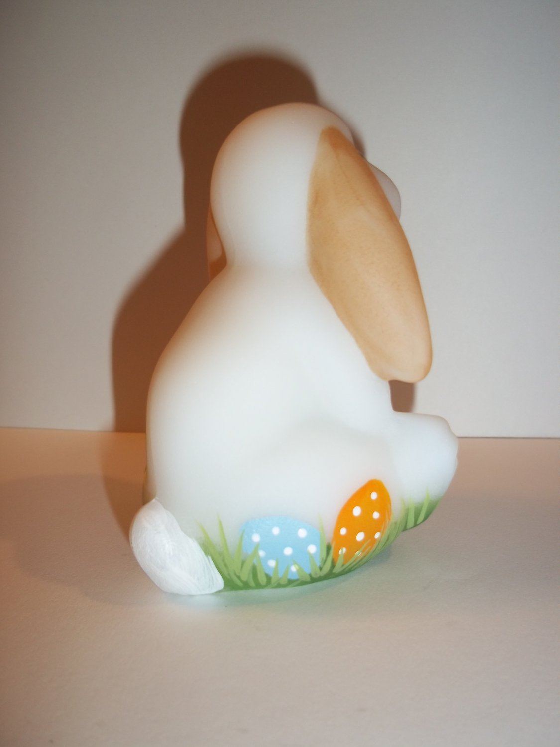 fenton glass bunny figurine