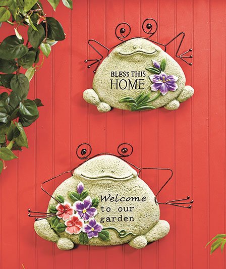 Garden Wall Frogs Set