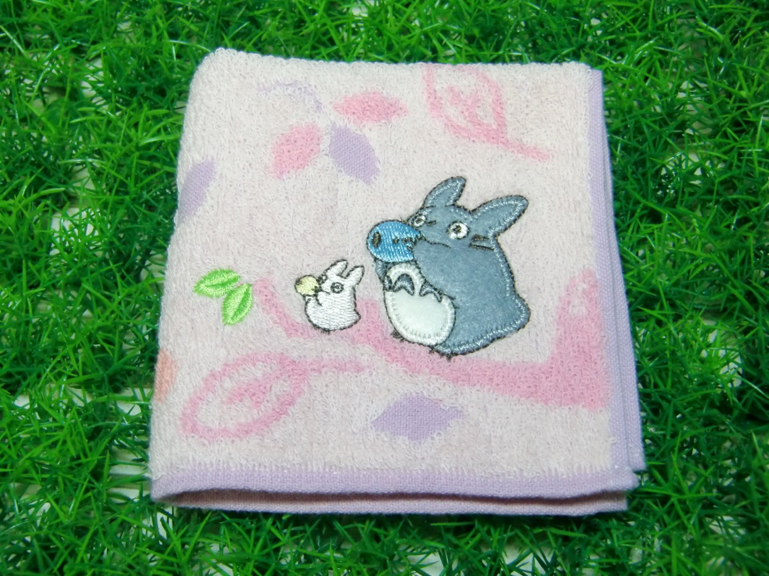 Totoro leaf handkerchief (Pink) - F02