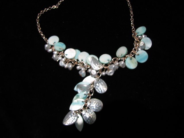 Gift idea for both formal and casual use~~green necklace