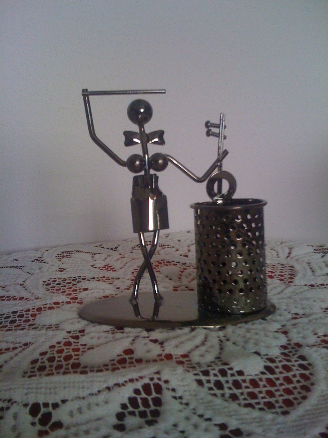 Chrome Violinist Figurine with Pen Holder - 02
