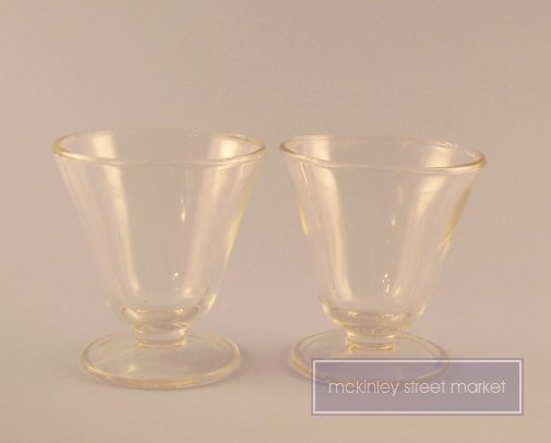 PAIR OF VINTAGE SUNDAE CUPS BOWLS CLEAR GLASS