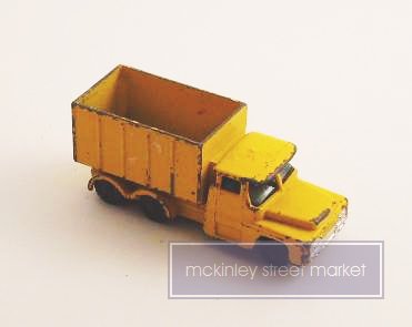 VINTAGE SMALL HUSKY TRUCK GREAT BRITAIN
