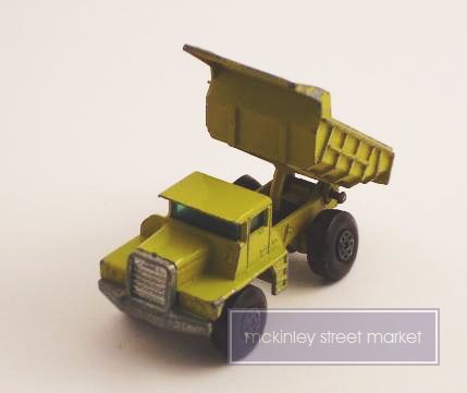 VINTAGE MATCHBOX SERIES NO 28 DUMP TRUCK
